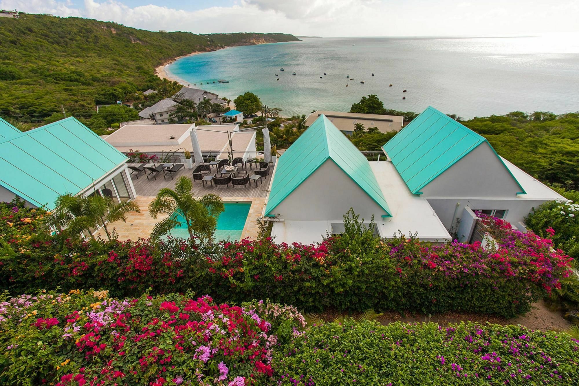 Ceblue Villas The Valley Exterior photo